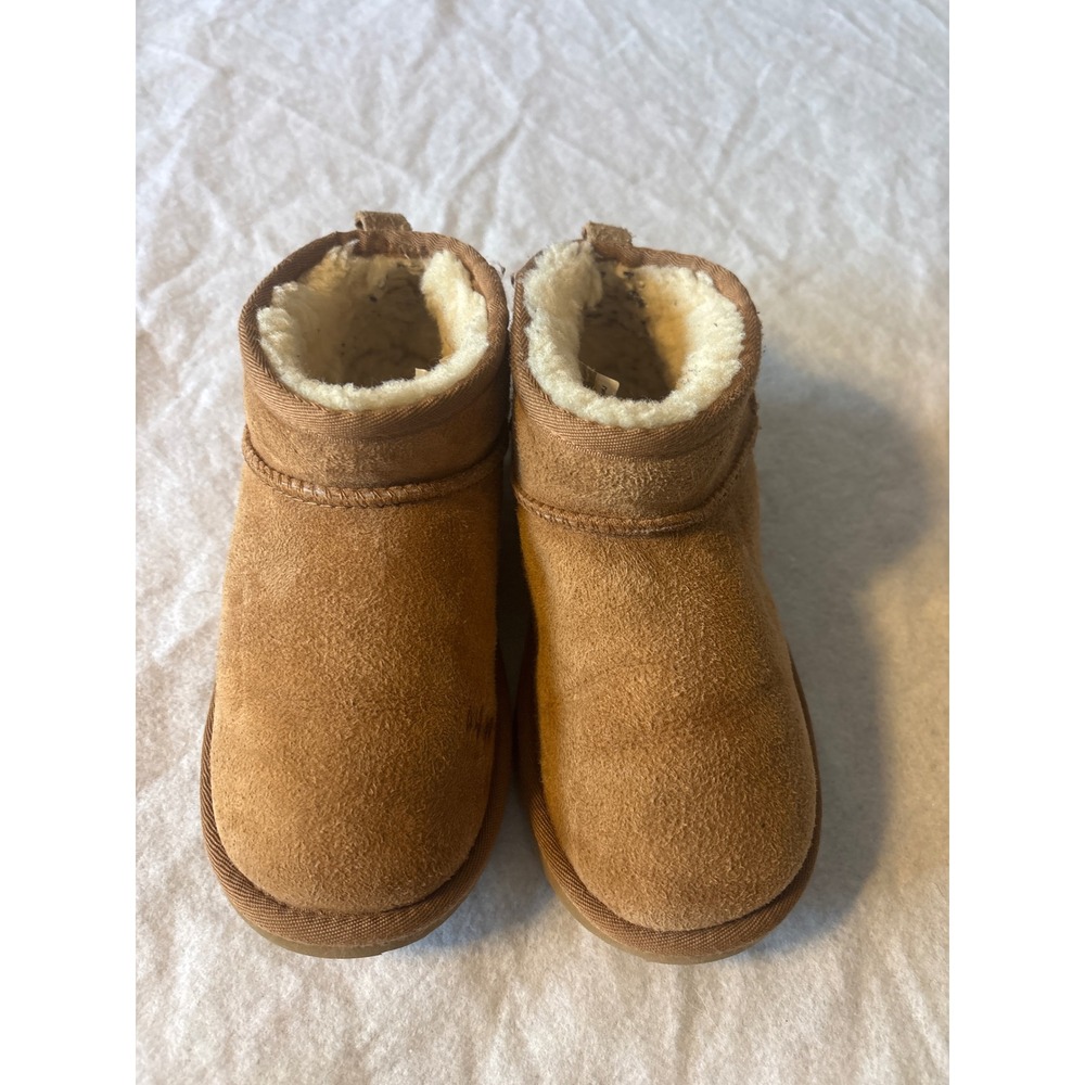 UGG Classic Ultra Mini Boots Kids Size 3 Chestnut Brown Suede Sheepskin